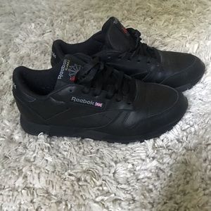 Women’s Black Leather Reeboks Amazing Condition